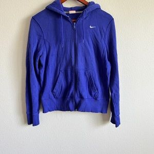 Nike zip up✅
💫condition- perfect no flaw
💫size-m
